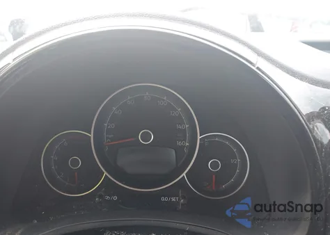 2018 Volkswagen Beetle S/Coast из США, поврежденный, VIN 3VWFD7ATXJM710356